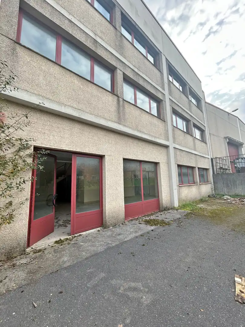 Außenansicht von Gebäude zum Verkauf in Los Corrales de Buelna 