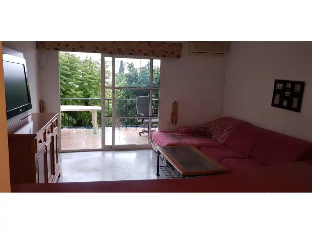 Sala de estar de Piso de alquiler en Mijas con Aire acondicionado, Jardín privado y Terraza