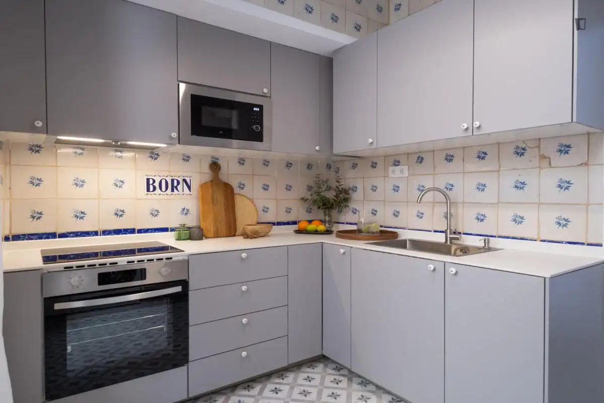 Cuina de Apartament per a compartir en Barcelona amb Aire condicionat, Calefacció i Moblat