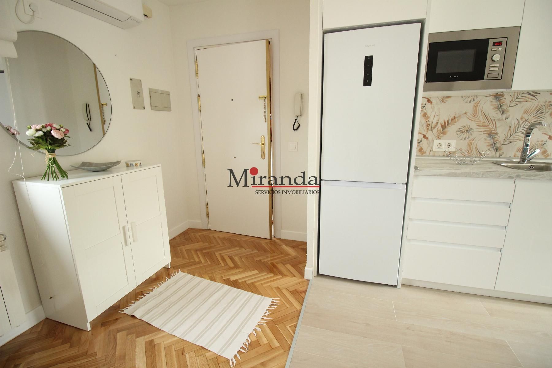 Bedroom of Flat to rent in Villaviciosa de Odón  with Air Conditioner, Heating and Parquet flooring