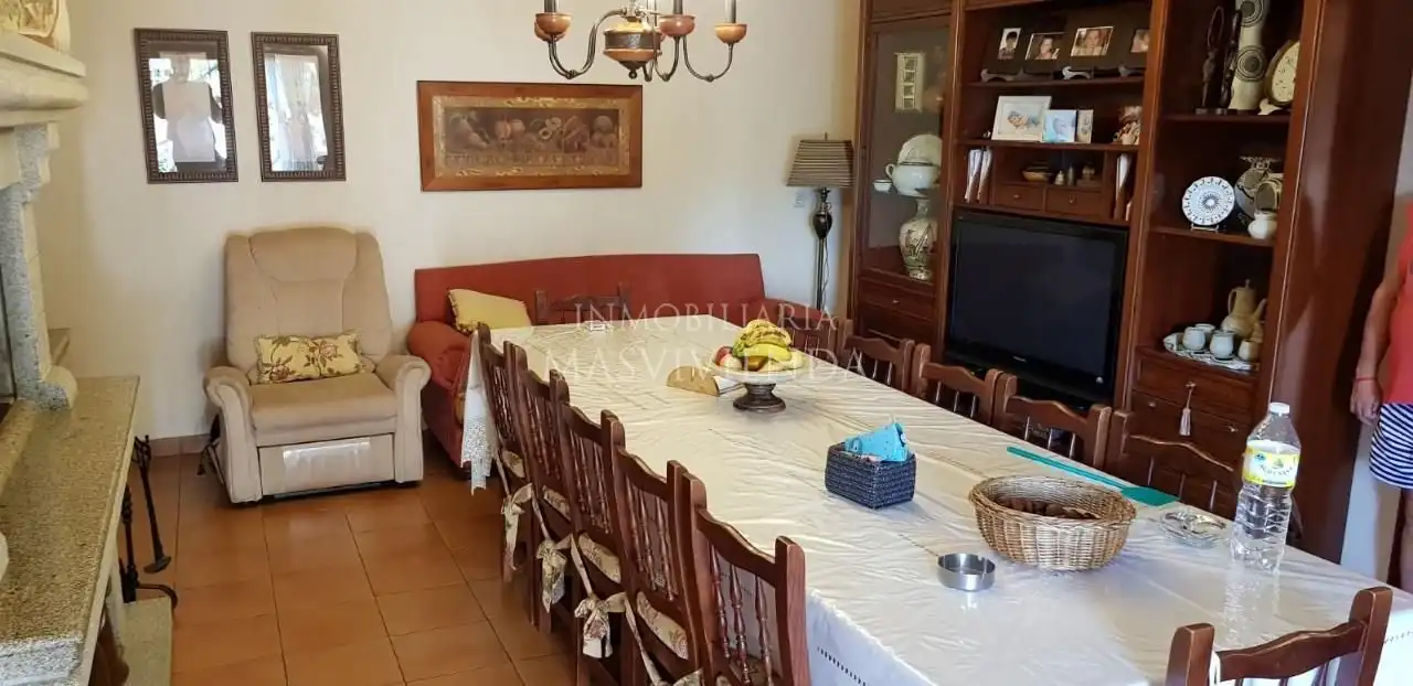 Menjador de Casa o xalet en venda en Poio amb Terrassa i Piscina