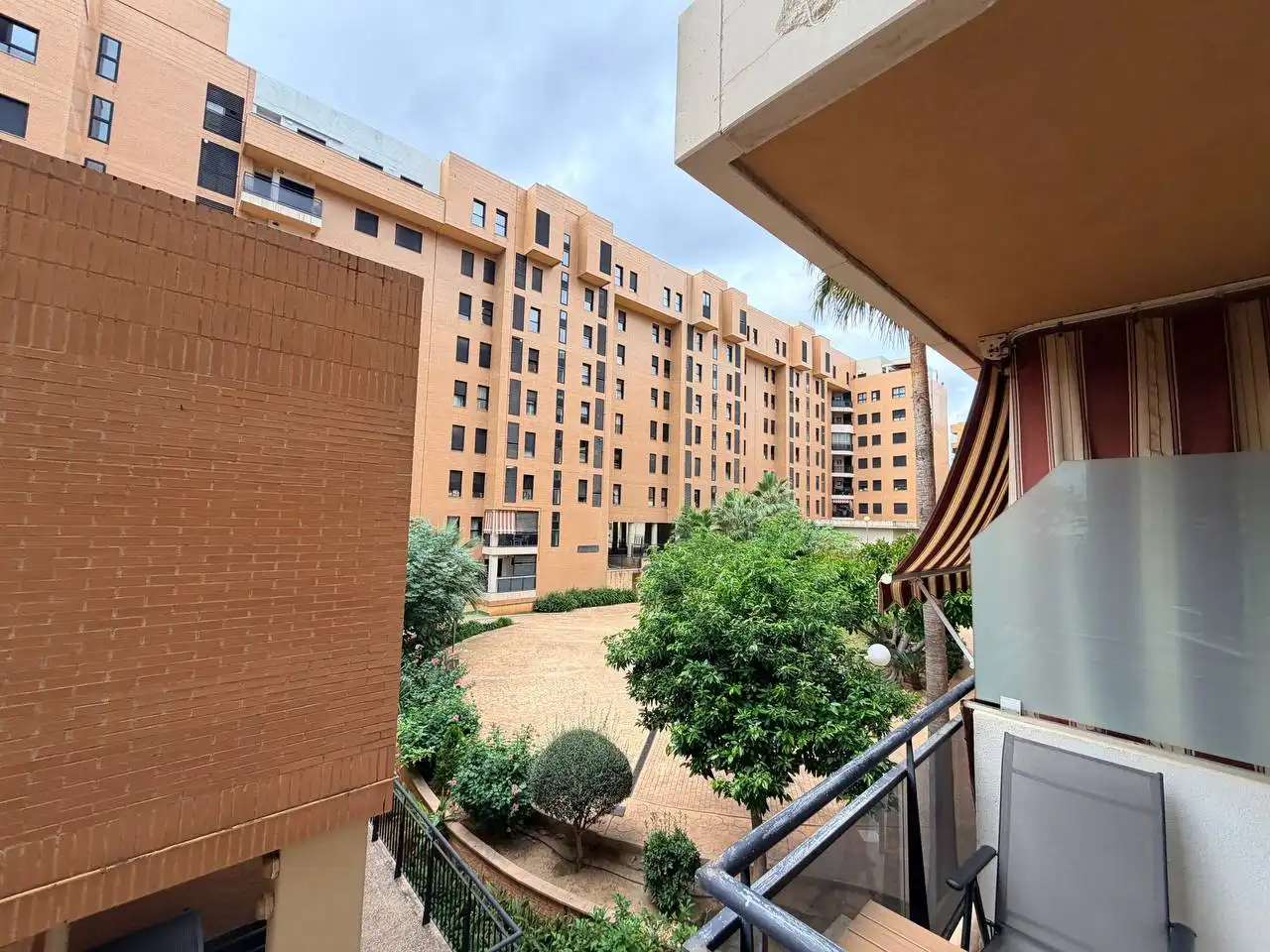 Vista exterior de Piso de alquiler en Gandia con Amueblado, TV y Balcón