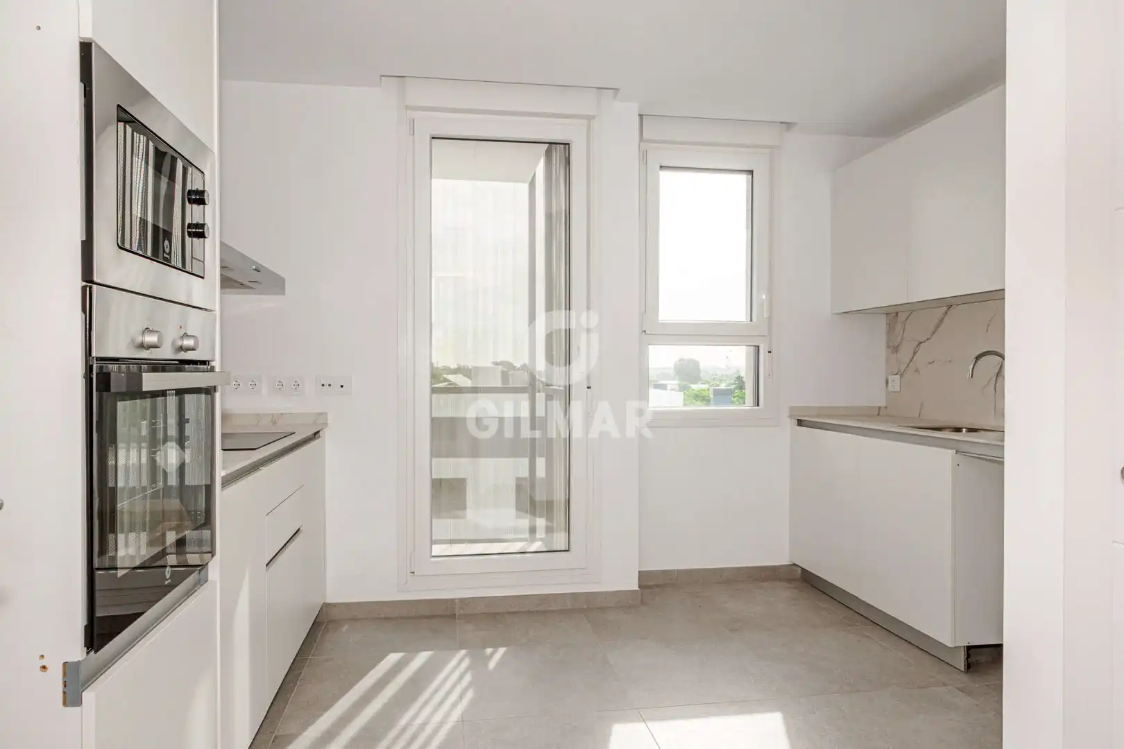 Cocina de Ático en venta en Sevilla con Calefacción, Jardín privado y Piscina
