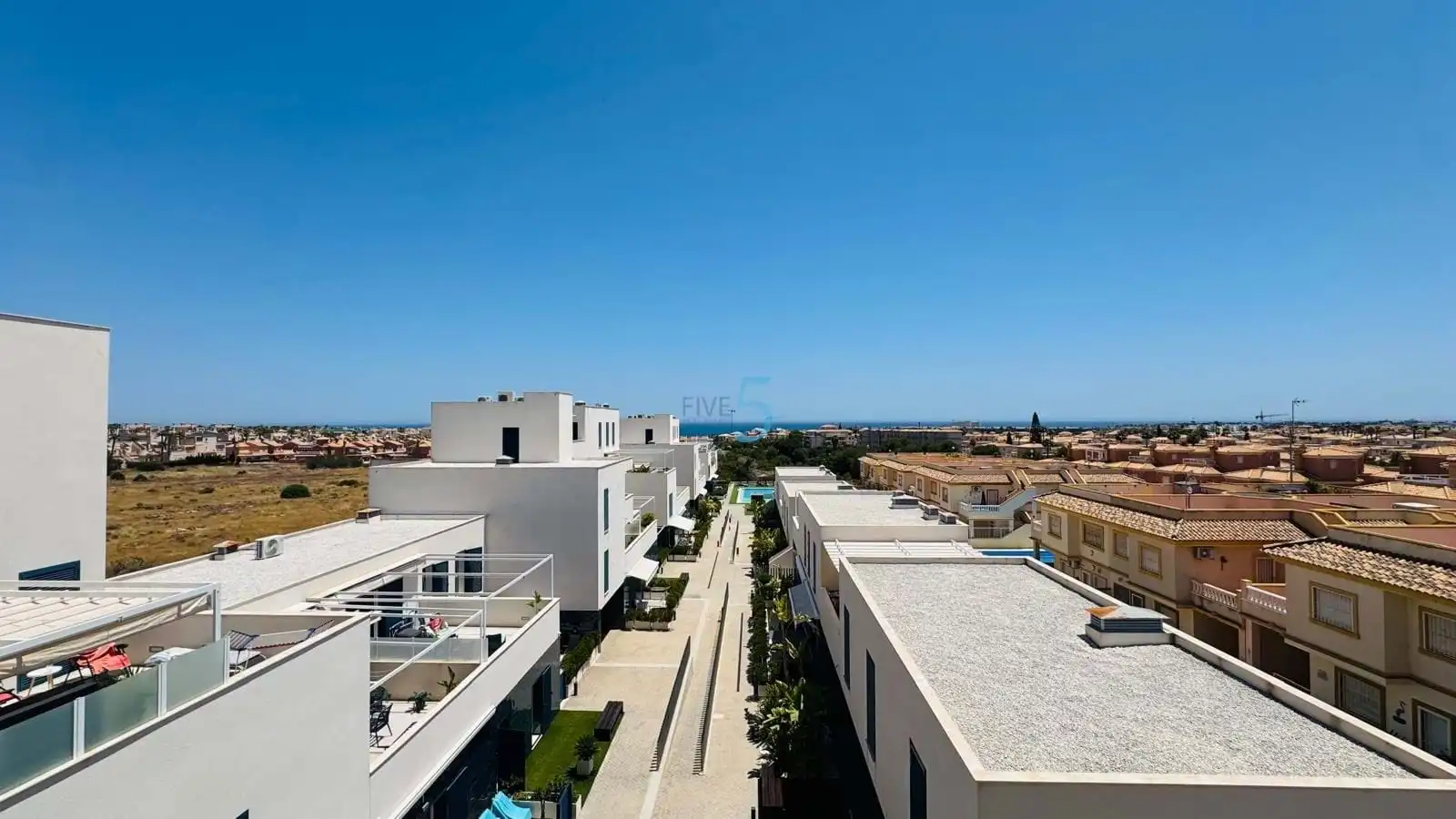 Vista exterior de Pis en venda en Orihuela amb Aire condicionat, Traster i Piscina