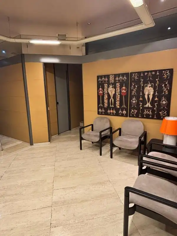 Commercial properties for sale in Madrid  with Air Conditioner and Heating
