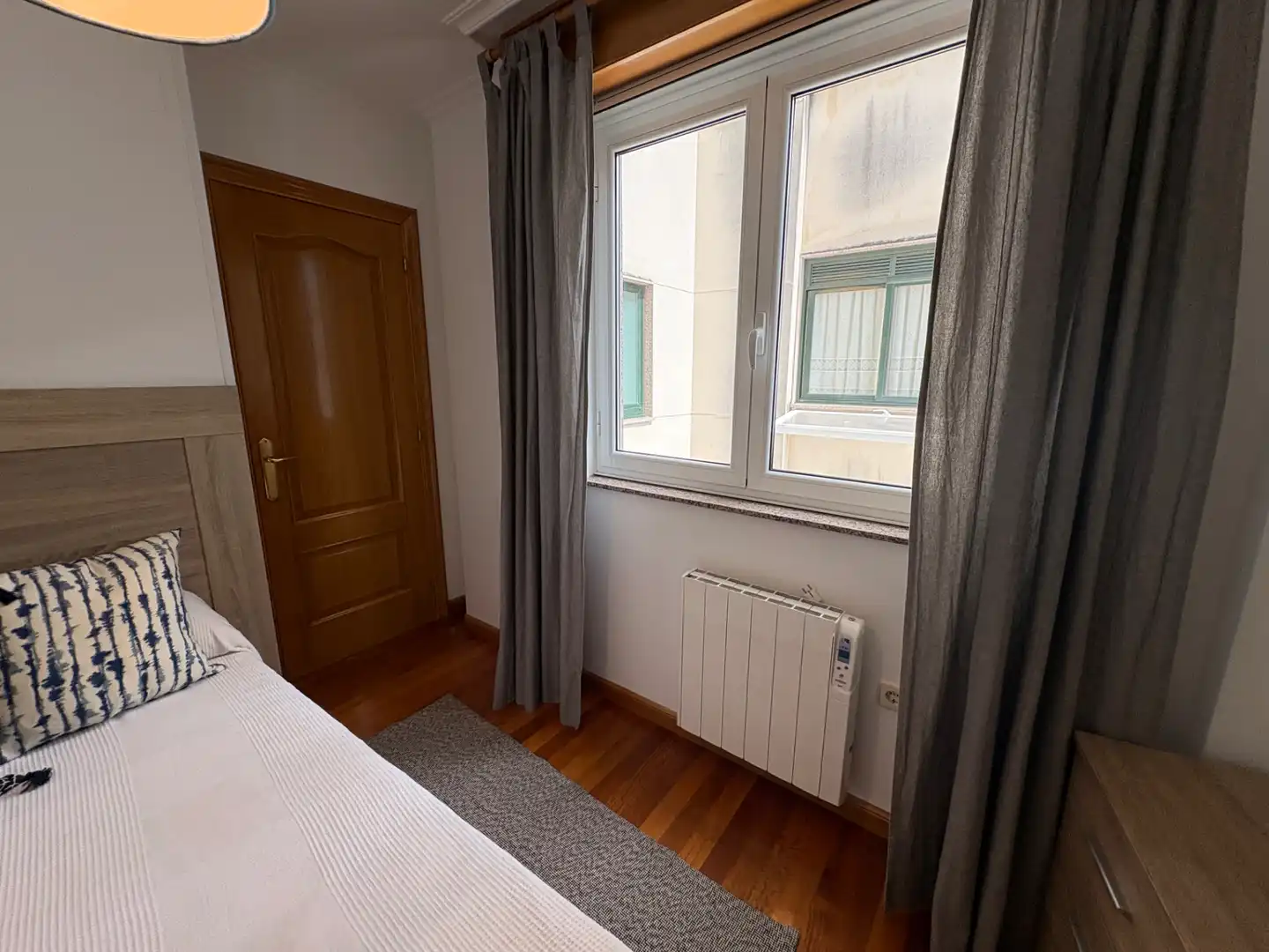 Schlafzimmer von Wohnung zur Miete in Ferrol mit Heizung, Abstellraum und Möbliert