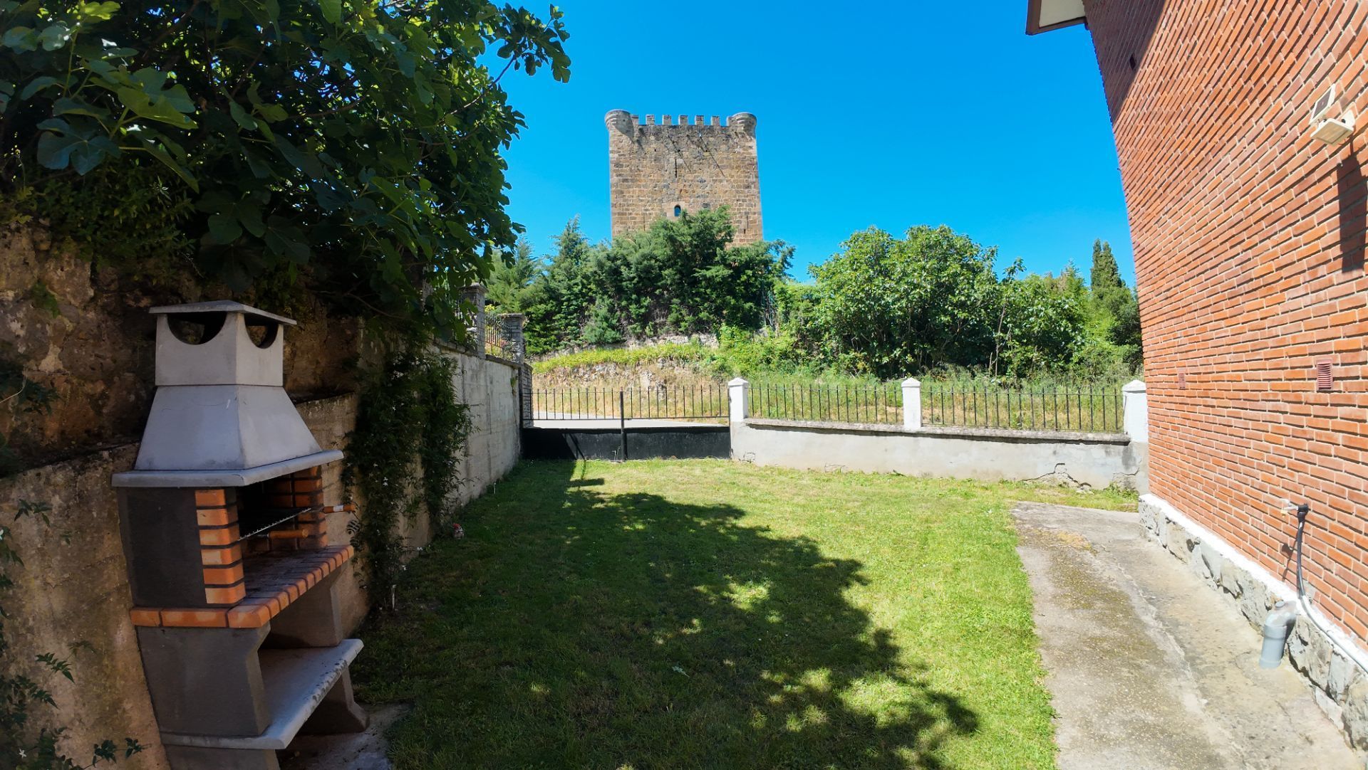 Garden of Single-family semi-detached for sale in Valle de Mena  with Heating, Private garden and Furnished
