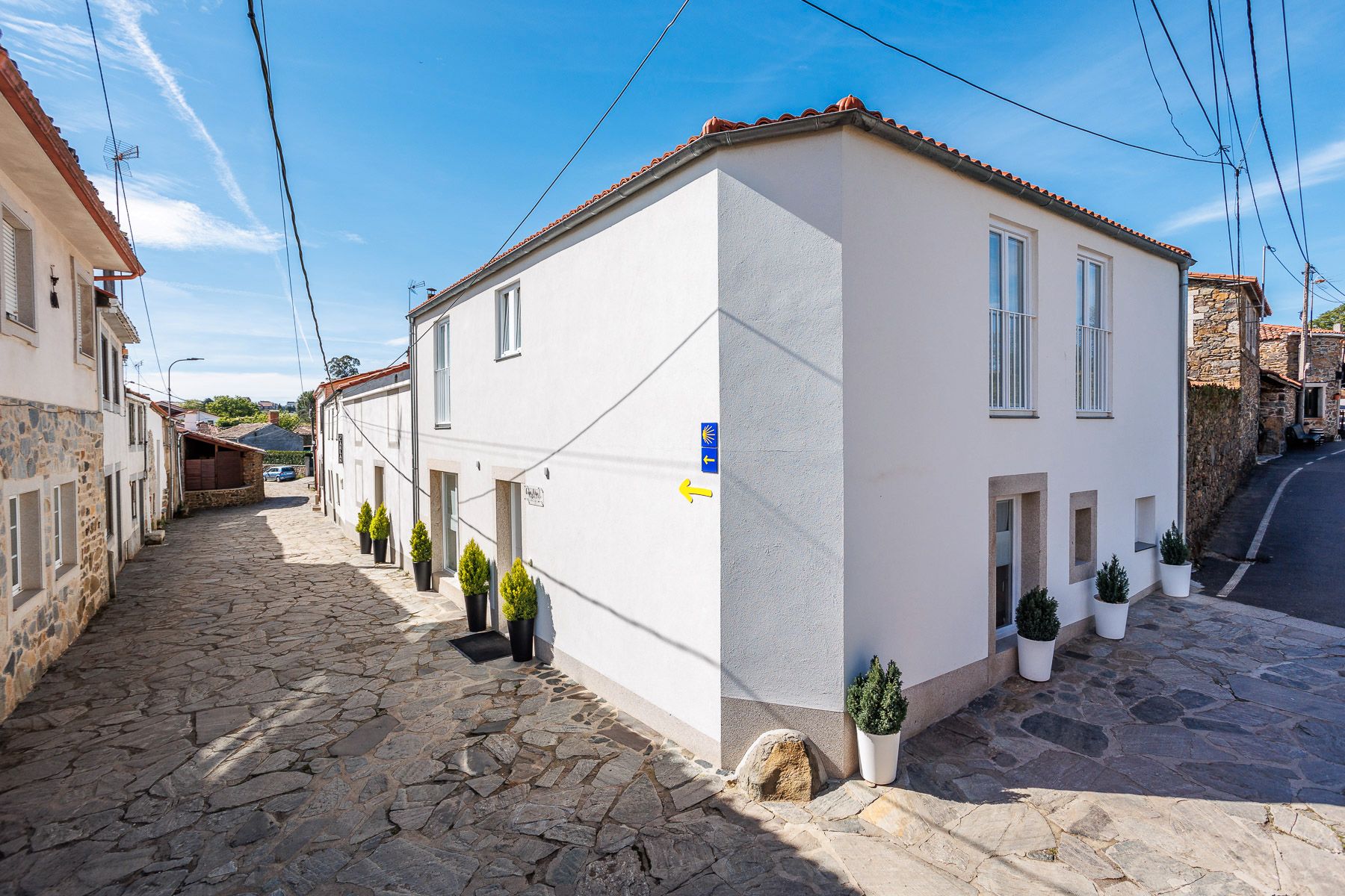 Vista exterior de Finca rústica en venda en Melide amb Moblat