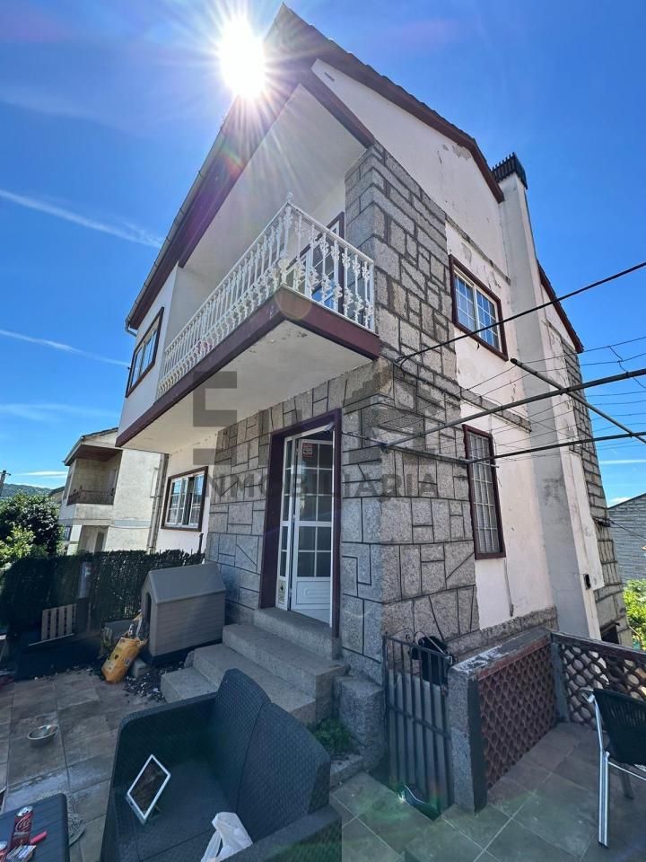 Vista exterior de Casa o xalet en venda en Ourense Capital  amb Calefacció, Jardí privat i Terrassa