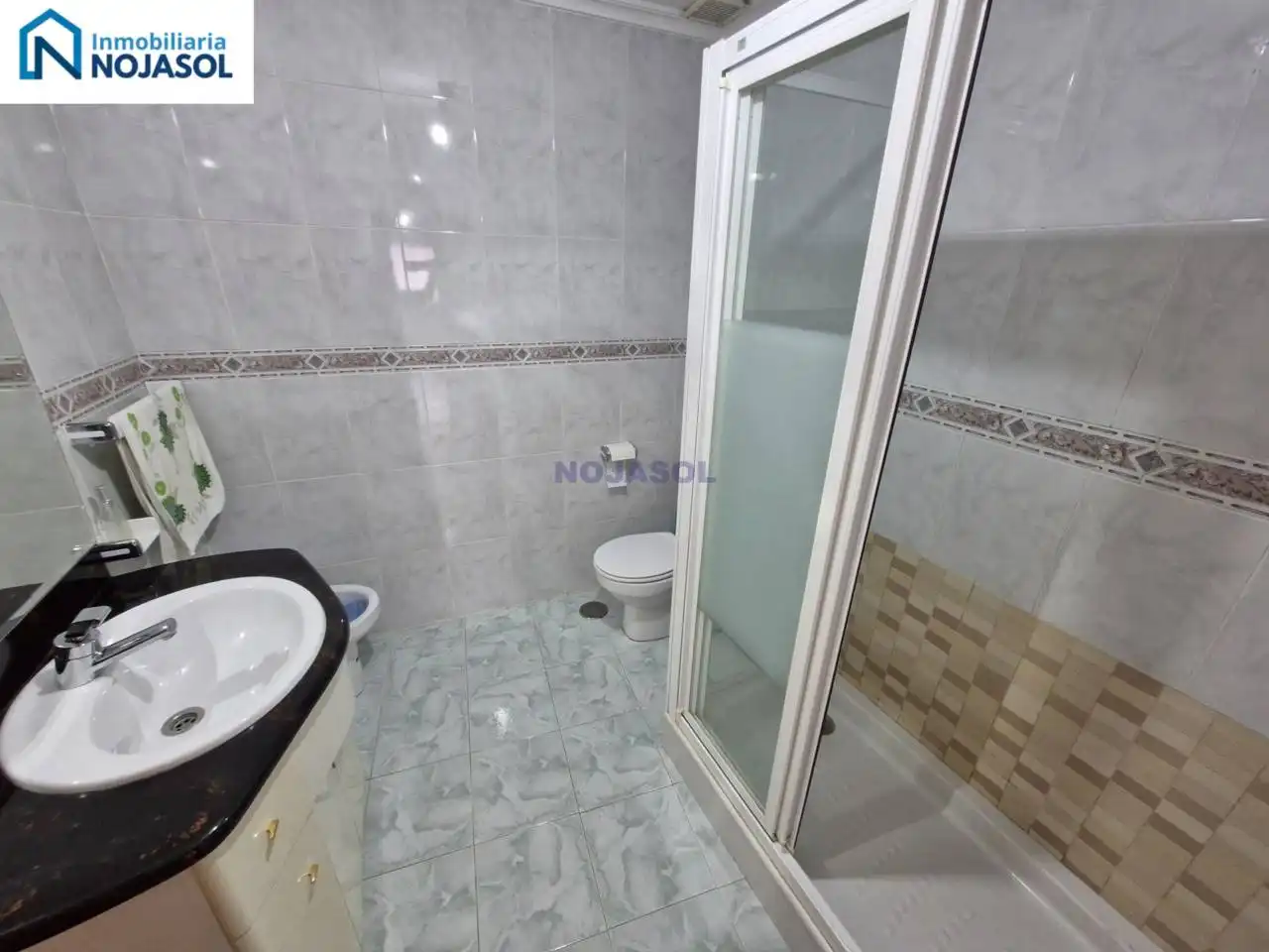 Baño de Casa adosada en venta en Noja con Calefacción, Jardín privado y Amueblado