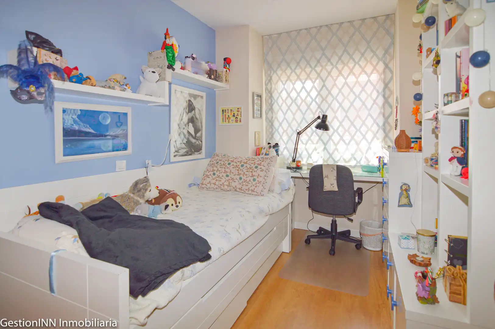 Habitación de Casa adosada en venta en Valdemorillo con Calefacción, Jardín privado y Parquet