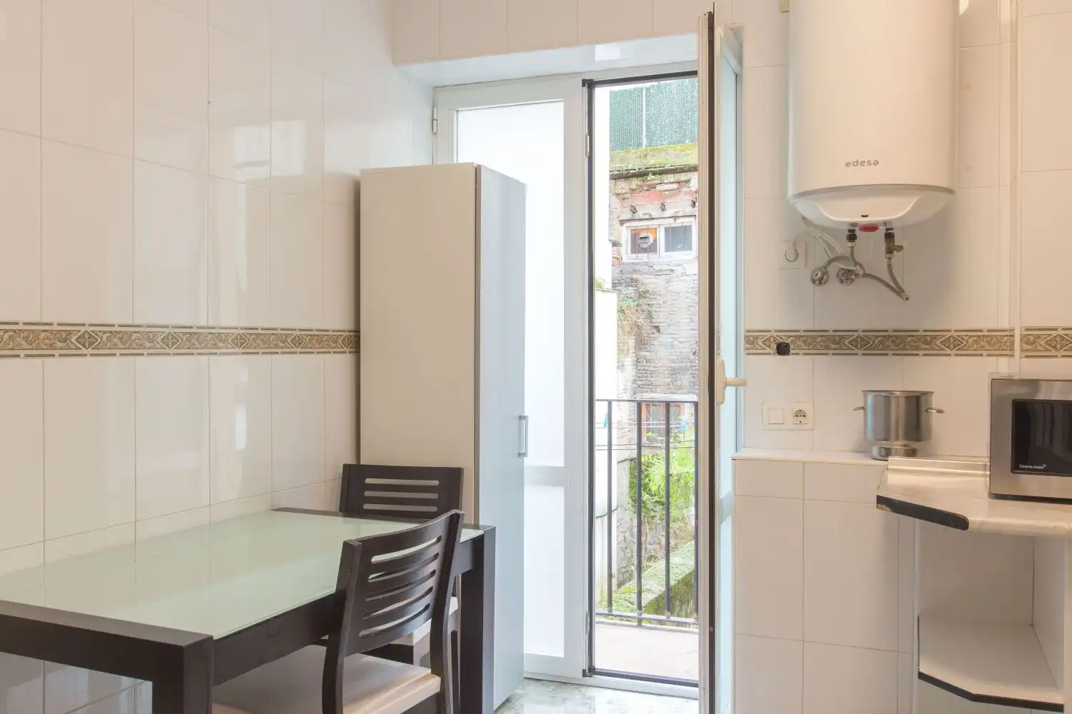 Cocina de Piso en venta en  Pamplona / Iruña con Calefacción, Amueblado y Balcón