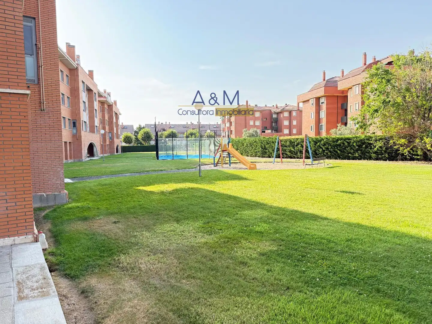 Vista exterior de Ático en venta en Valladolid con Calefacción, Parquet y Terraza