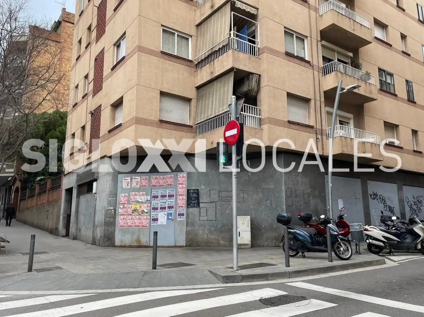Exterior view of Premises for rent in Santa Coloma de Gramenet