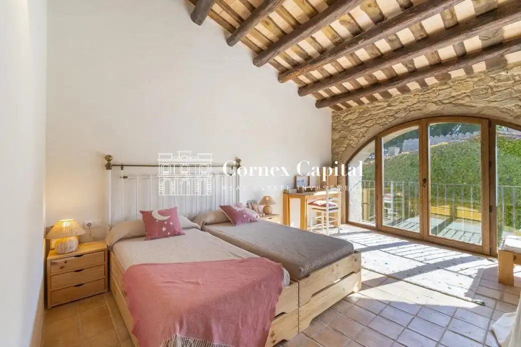 Schlafzimmer von Haus oder Chalet zur Miete in Vilopriu mit Klimaanlage, Heizung und Privatgarten