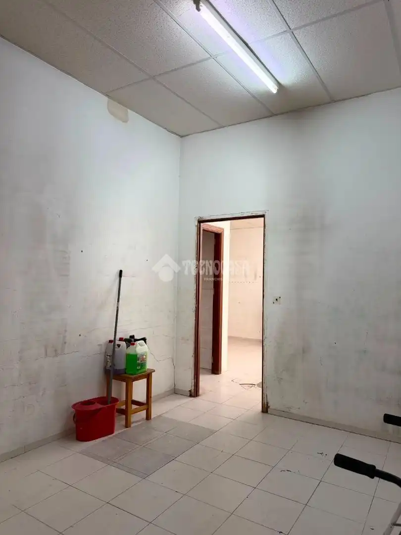 Local comercial en venda a Sur, imagen 7