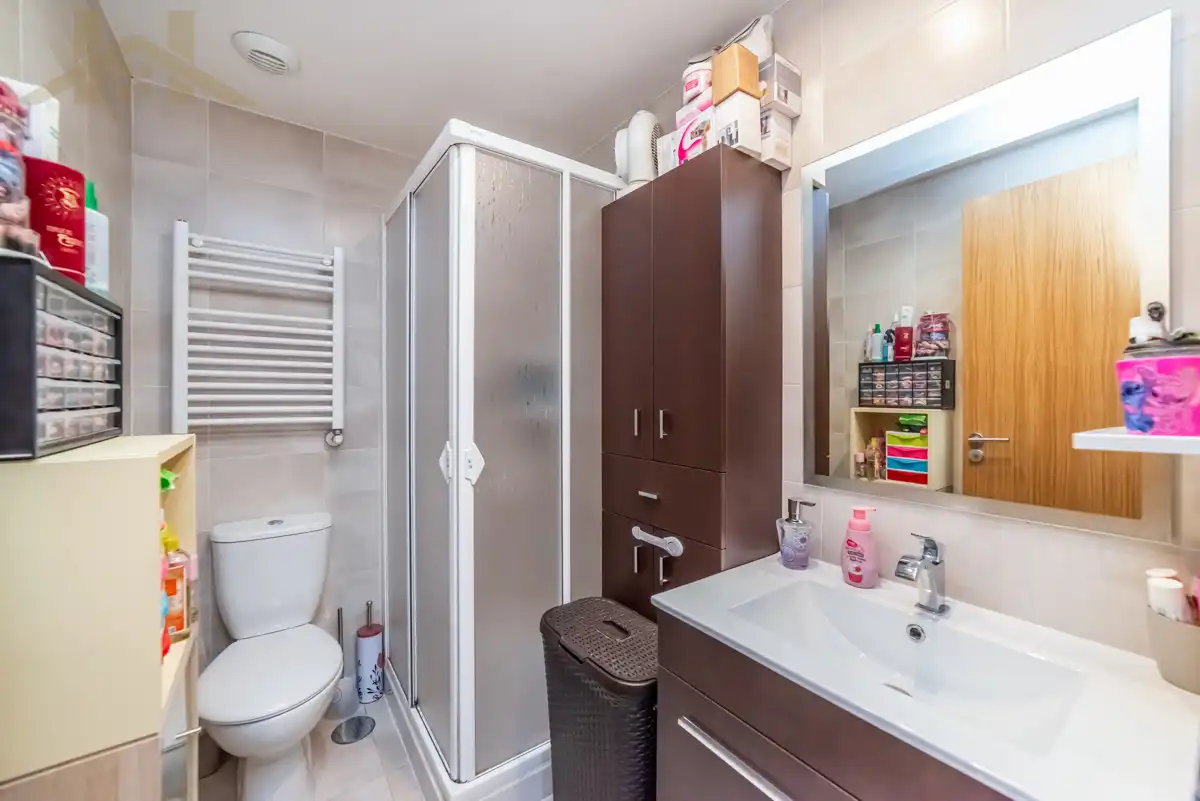 Baño de Piso en venta en Leganés con Aire acondicionado, Calefacción y Trastero