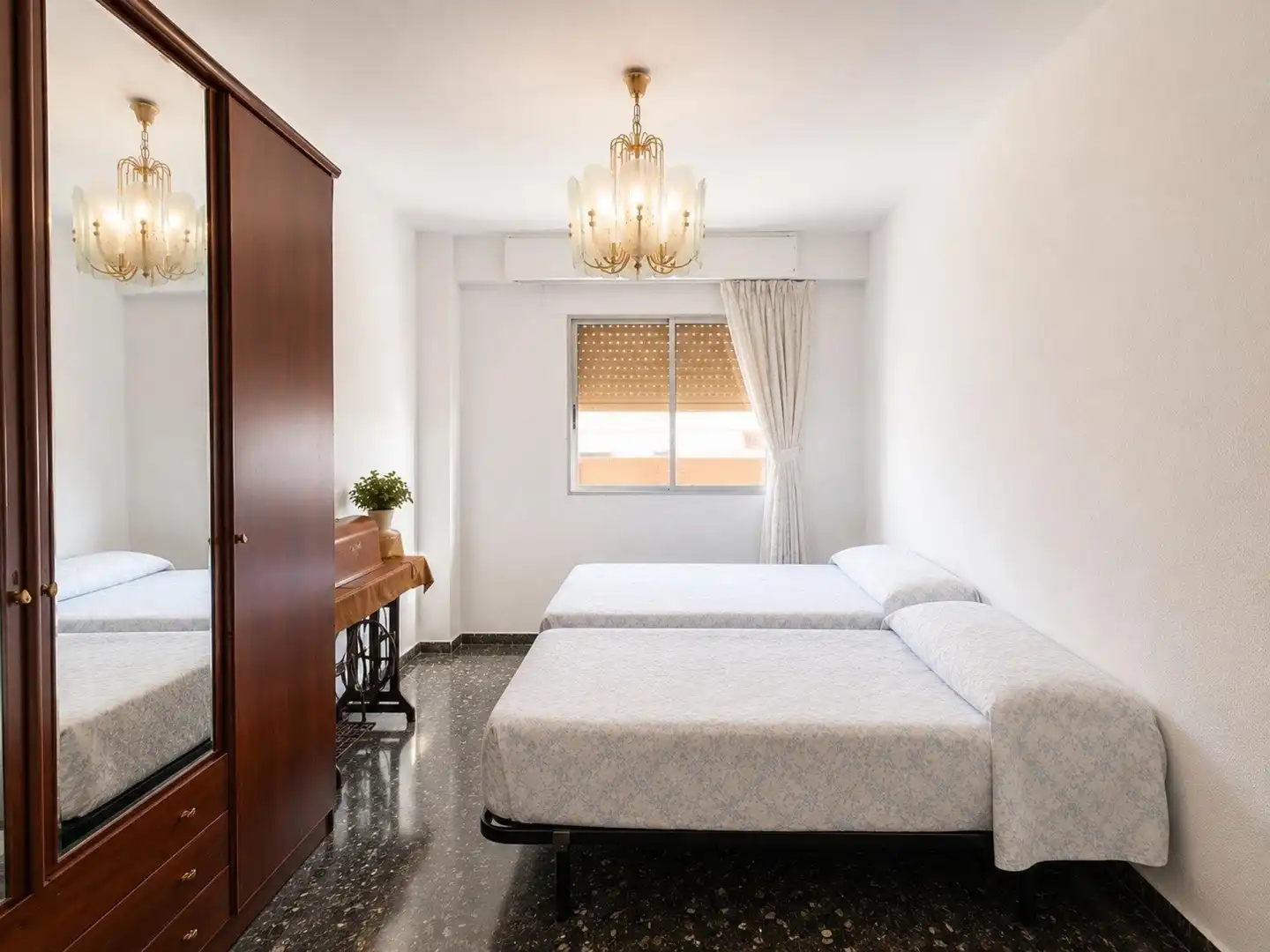 Habitación de Piso en venta en Xirivella con Aire acondicionado, Calefacción y Terraza