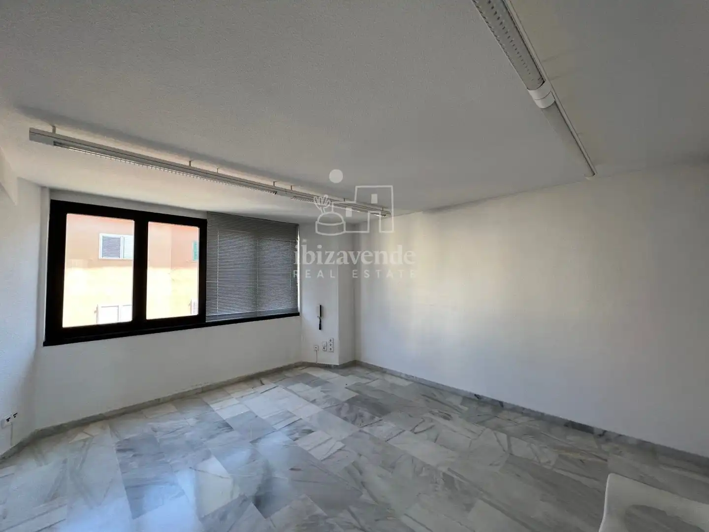 Ufficio con ascensore in affitto a Aragóm, imagen 7