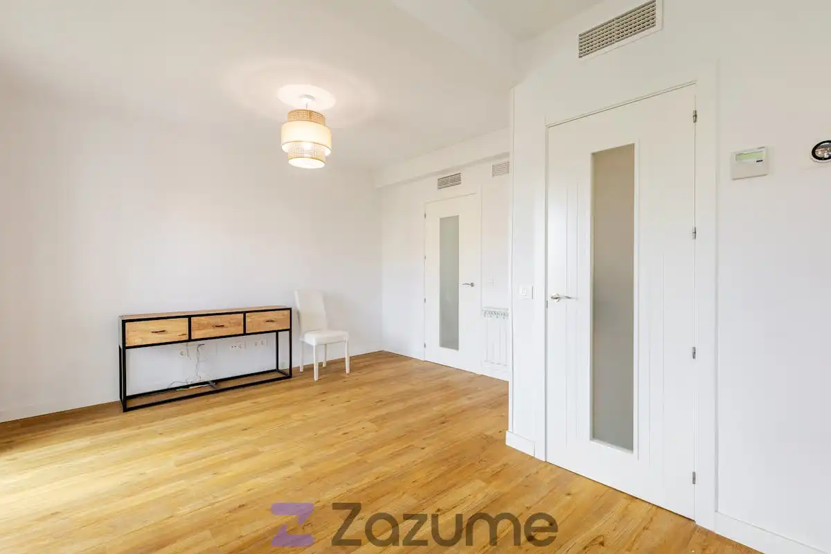 Schlafzimmer von Wohnung zur Miete in Madrid mit Klimaanlage, Heizung und Terrasse