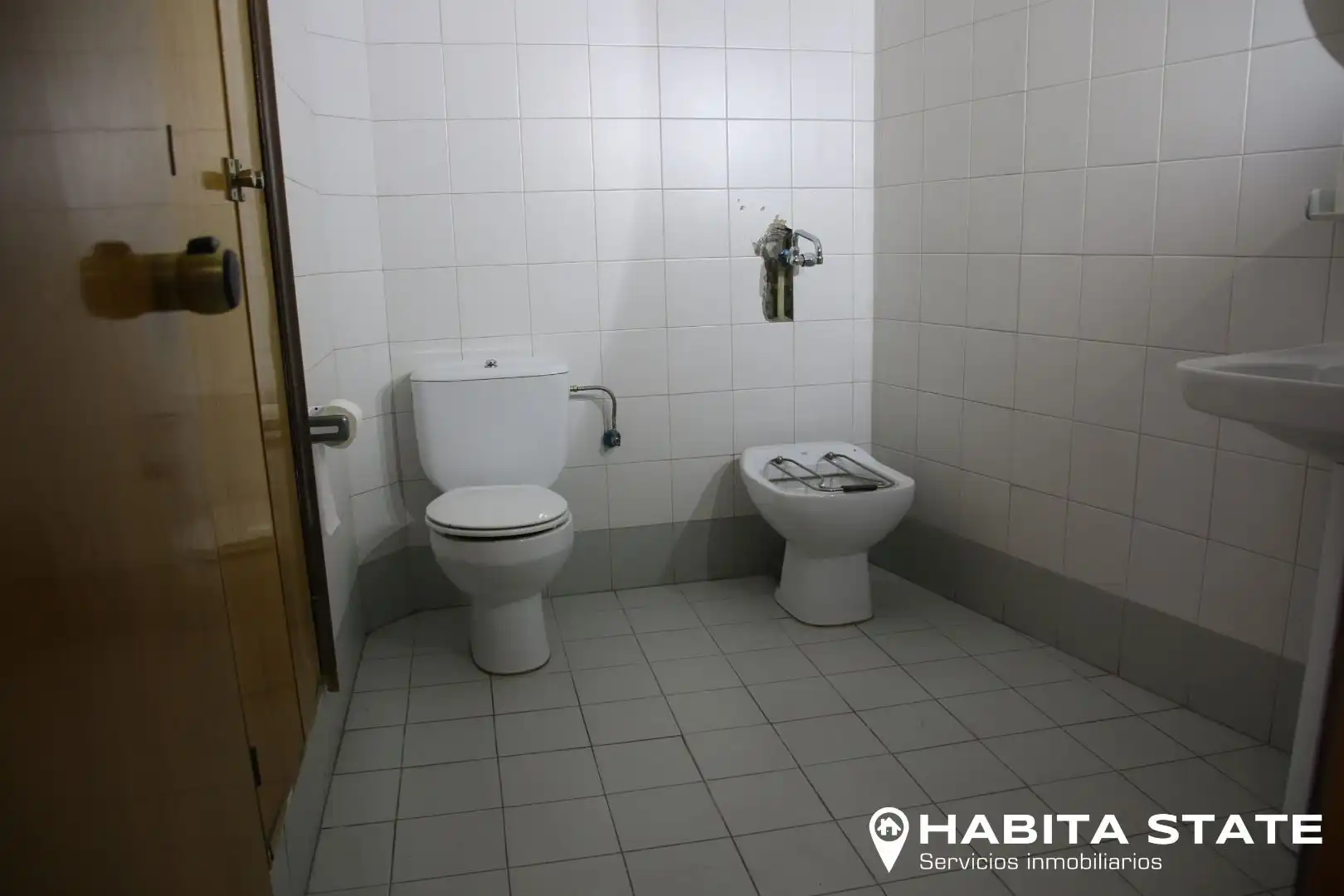 Baño de Local en venta en Almería con Aire acondicionado