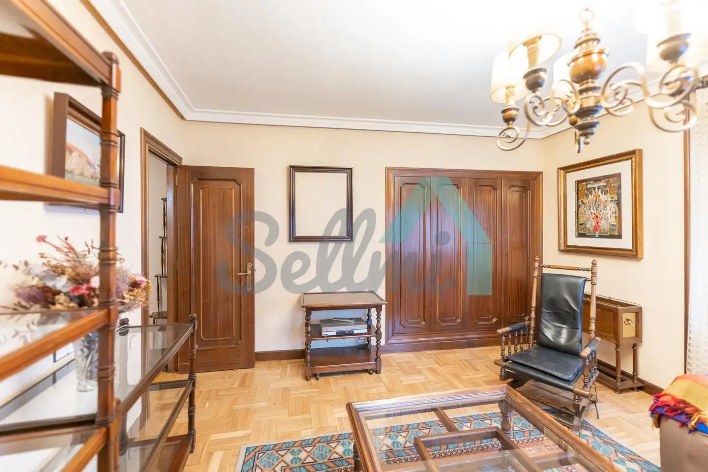 Living room of Flat for sale in Oviedo   with Heating, Parquet flooring and Terrace