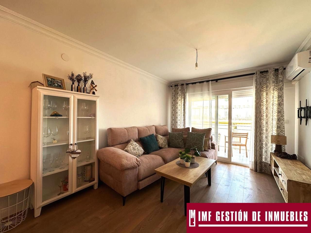 Exterior view of Flat for sale in Vélez-Málaga  with Air Conditioner, Terrace and Furnished