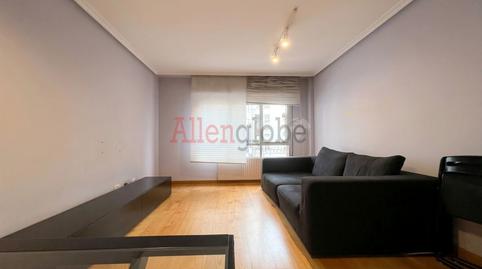 Foto 2 de Piso en venta en Calle Manuel Pedregal, Salesas - Foncalada - Campoamor, Oviedo