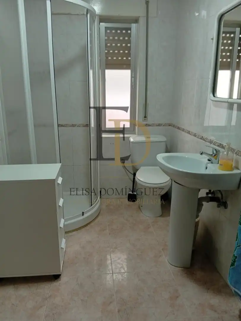 Baño de Piso de alquiler en Salamanca con Calefacción, Amueblado y Balcón