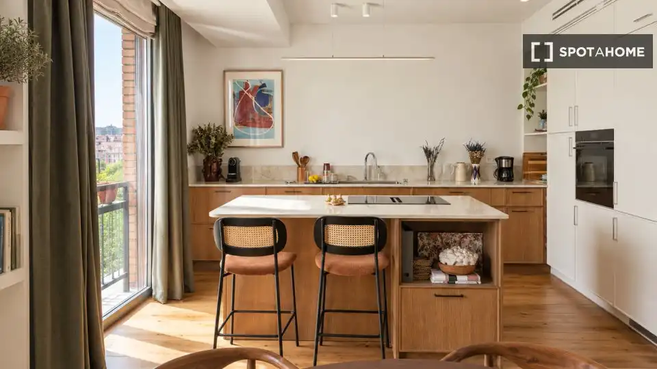 Appartamento con terrazza in affitto a Chamberí, imagen 9