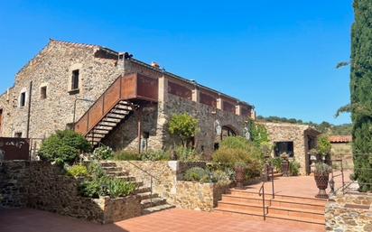 Vista exterior de Finca rústica en venda en Peralada amb Aire condicionat, Calefacció i Jardí privat