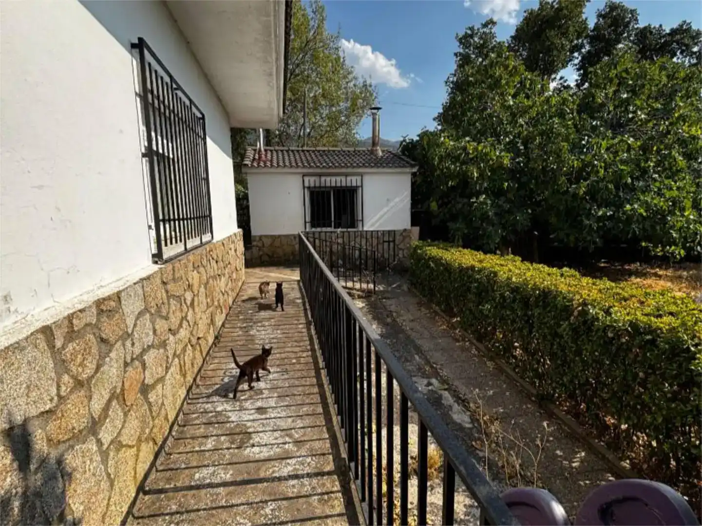 Vista exterior de Piso en venta en Hervás con Jardín privado, Trastero y Piscina
