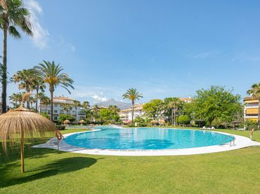 Appartamento con piscina in vendita a Avenida Príncipe Salman e1