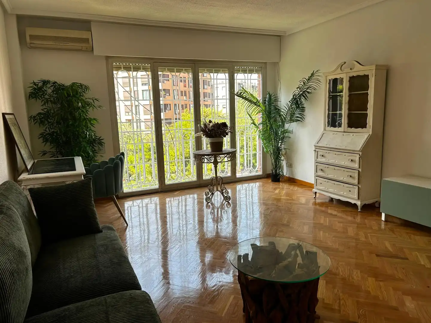 Wohnzimmer von Wohnung zur Miete in Madrid mit Klimaanlage, Heizung und Parkett