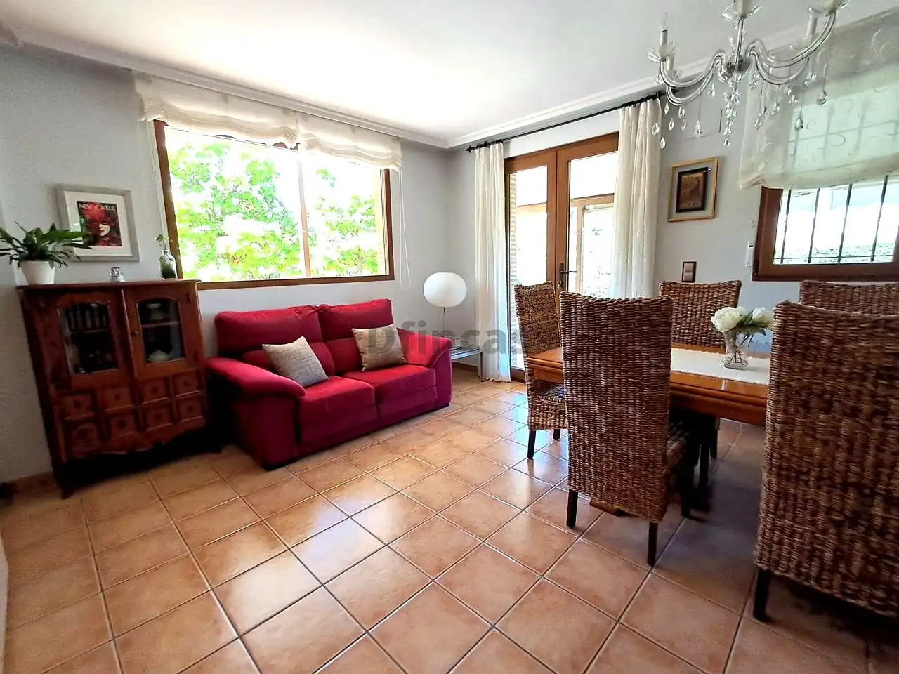 Sala d'estar de Casa o xalet en venda en Teruel amb Aire condicionat, Calefacció i Jardí privat