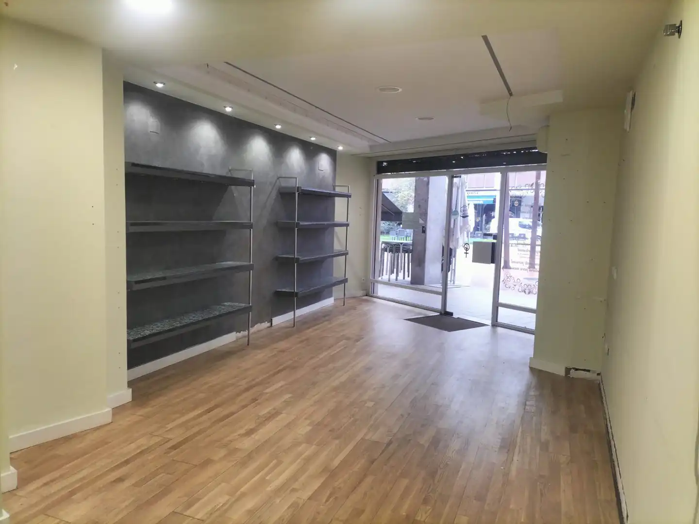 Local comercial de lloguer a Praza Paz Novoa 9