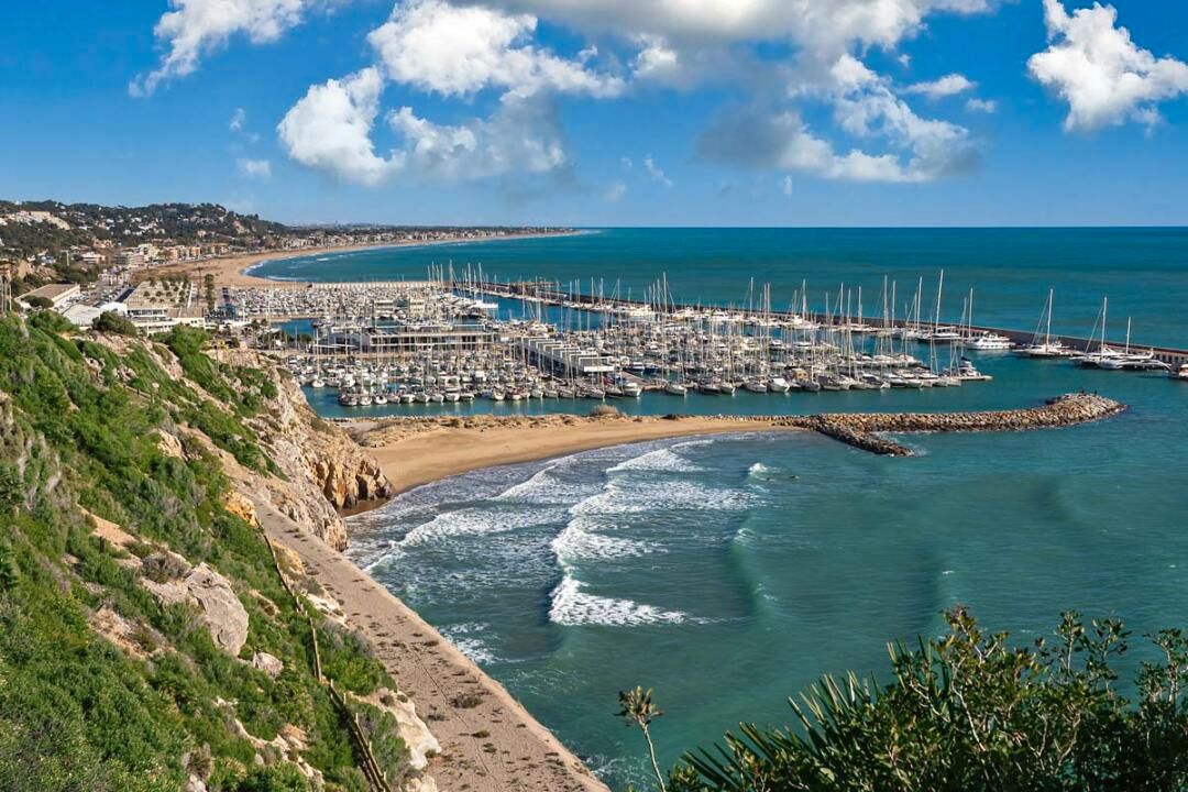 Vista exterior de Edifici en venda en Sitges amb Piscina comunitària
