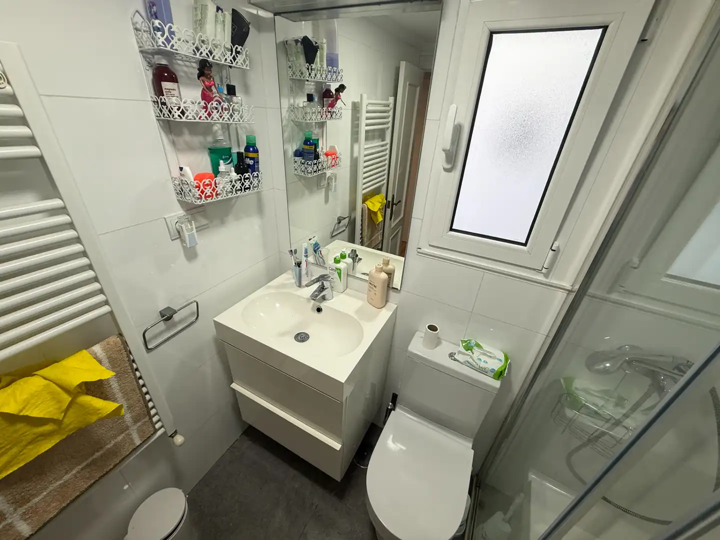 Baño de Piso en venta en Oviedo  con Amueblado