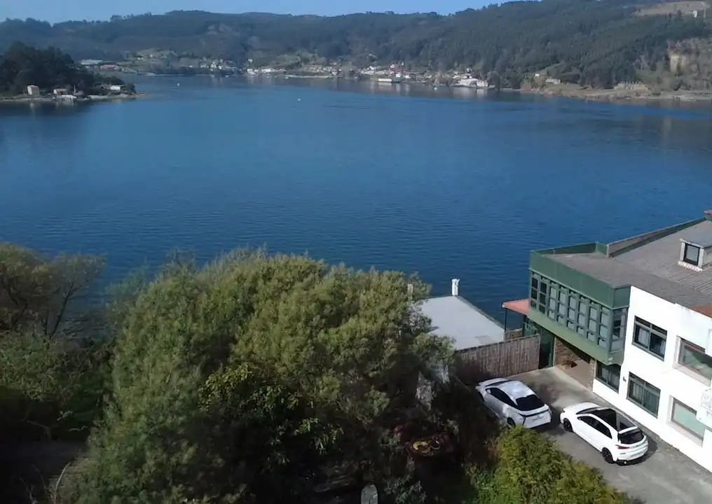 Vista exterior de Casa o xalet en venda en Mugardos amb Calefacció i Jardí privat