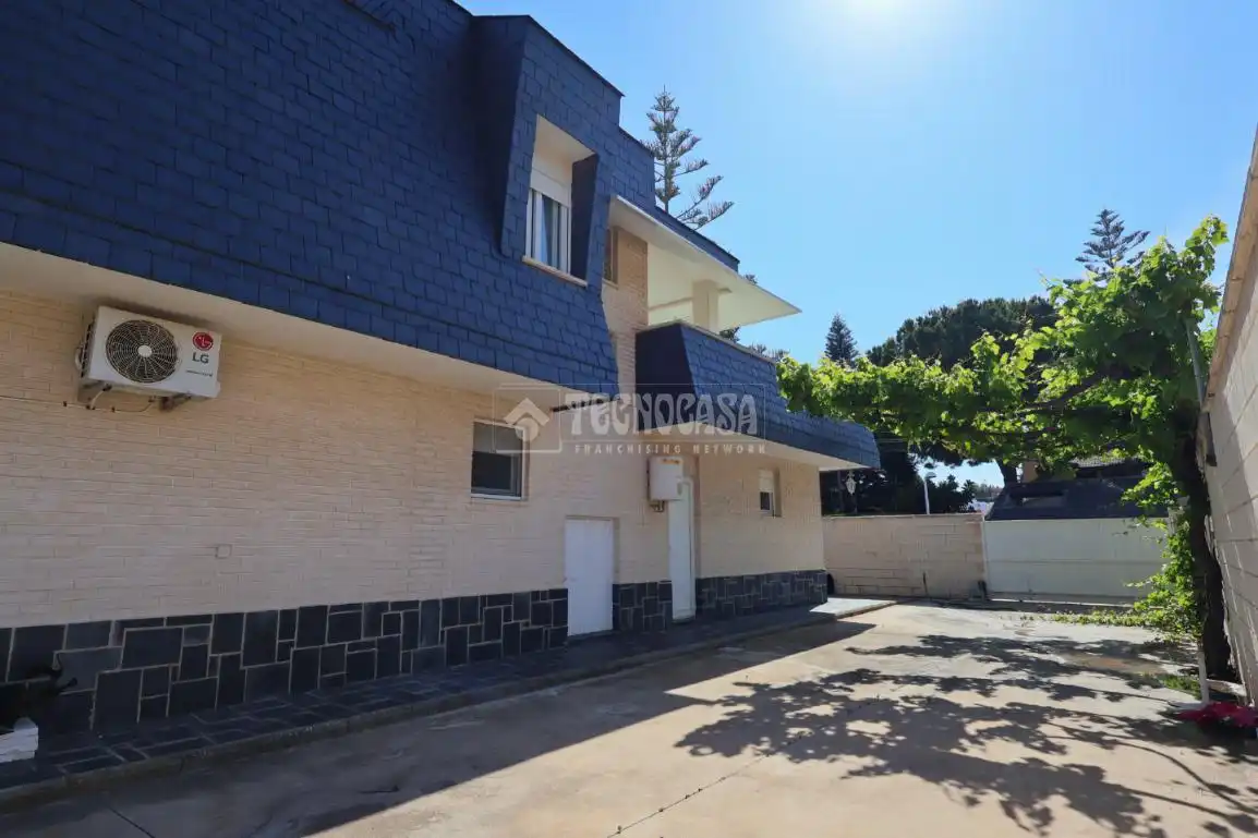 Vista exterior de Casa o chalet en venta en Canet d'En Berenguer con Aire acondicionado, Jardín privado y Terraza