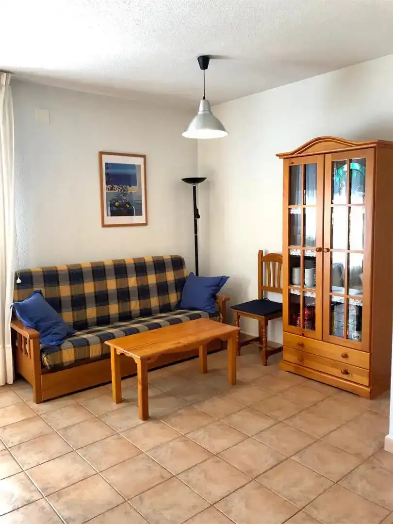 Sala d'estar de Apartament en venda en Vallejera de Riofrío amb Jardí privat, Piscina i Moblat