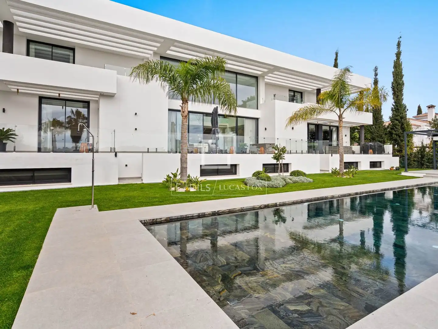Exterior view of Houses for sale in Benahavís  with Air Conditioner, Heating and Private garden