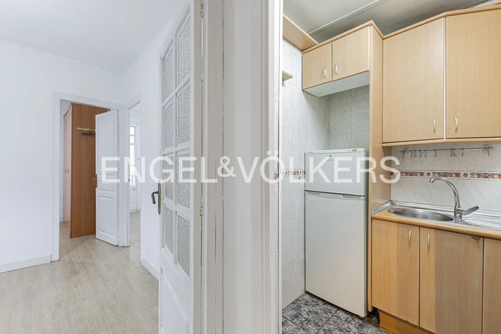 Kitchen of Flat for sale in Barcelona  with Heating, Parquet flooring and Balcony