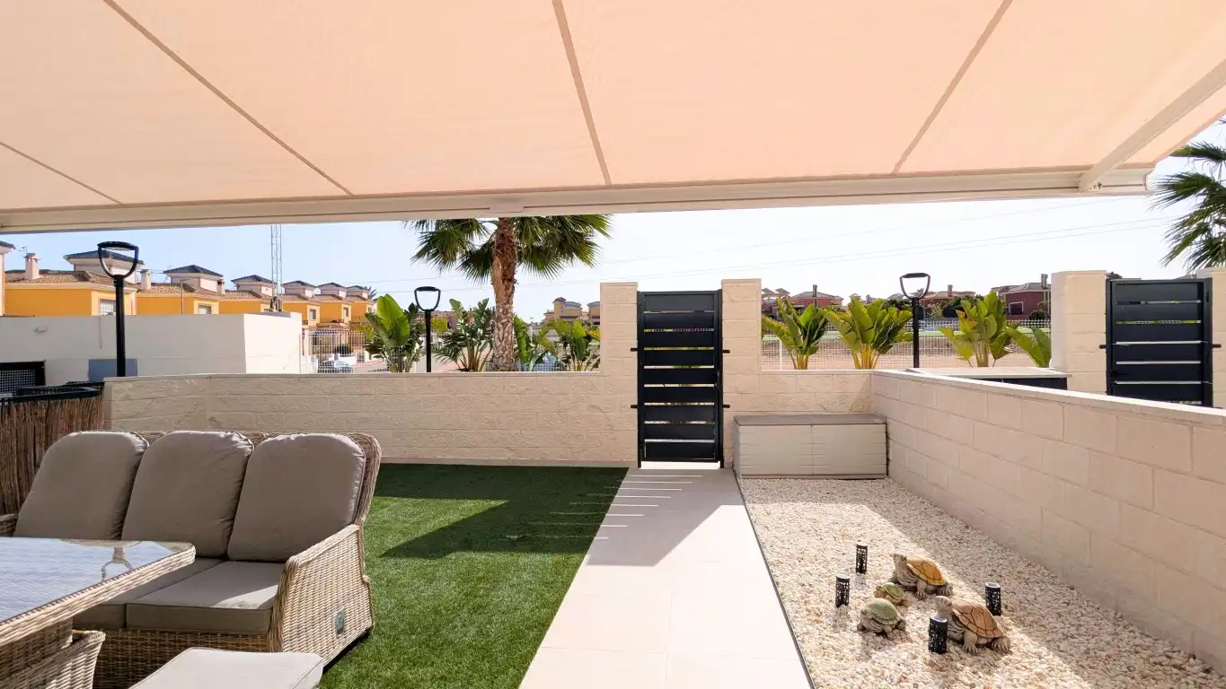 Terrassa de Planta baixa en venda en Algorfa amb Aire condicionat, Jardí privat i Terrassa