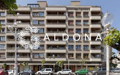 Vista exterior de Pis en venda en Donostia - San Sebastián  amb Calefacció i Terrassa
