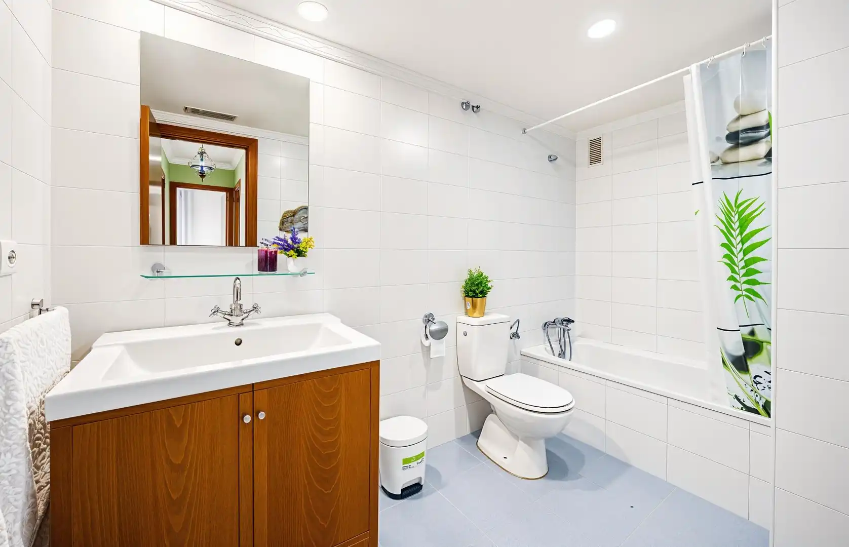Baño de Piso en venta en Chiclana de la Frontera con Terraza, Trastero y Balcón