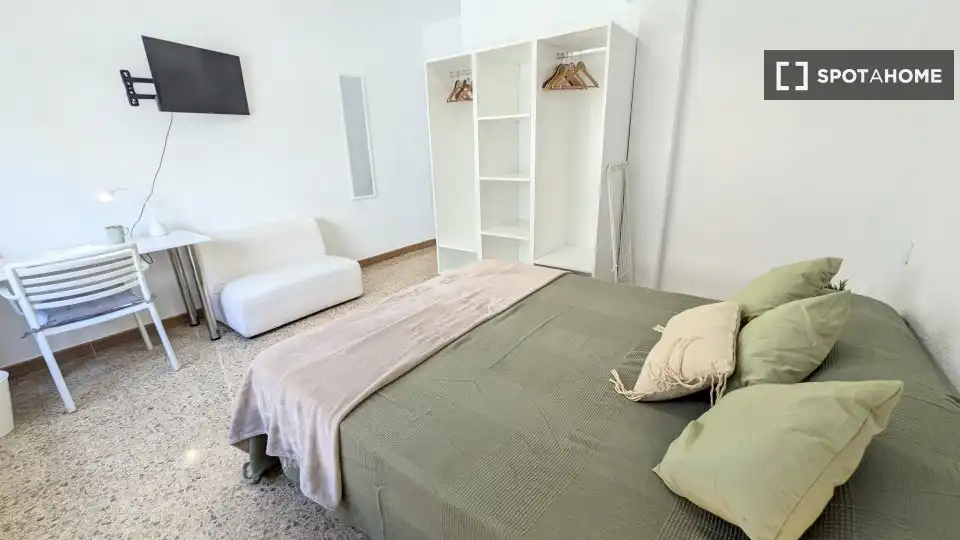 Schlafzimmer von Wohnung zur untervermieten in Burjassot mit Klimaanlage, Terrasse und Möbliert