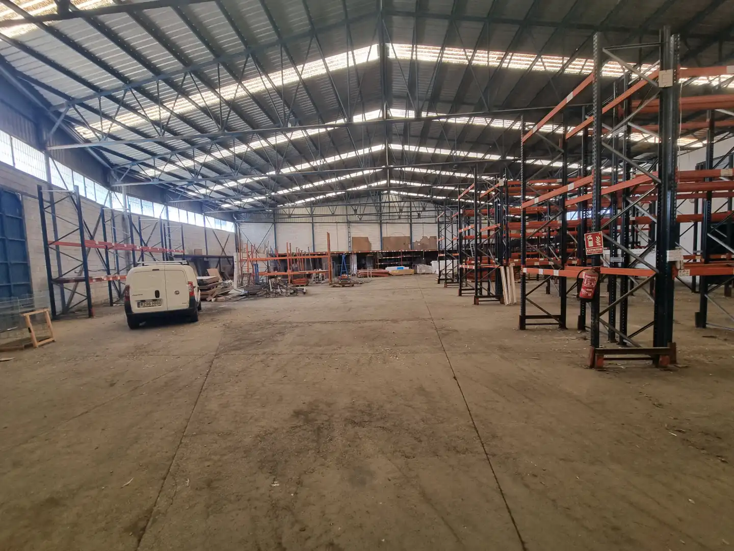 Nau industrial en venda en Almería amb Calefacció i Alarma
