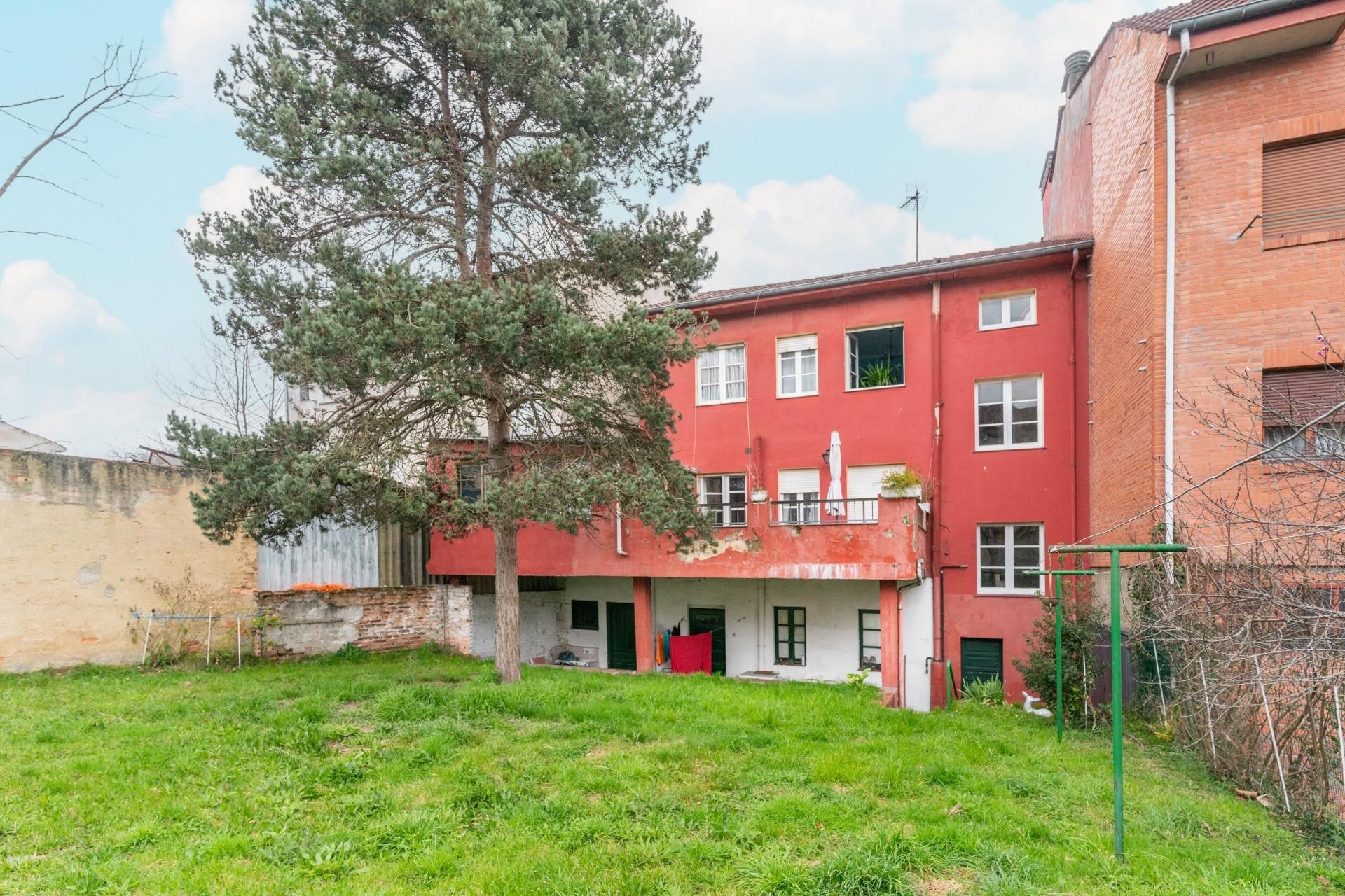 House or chalet for sale in Calle SABINO ALONSO FUEYO, 16, Lada
