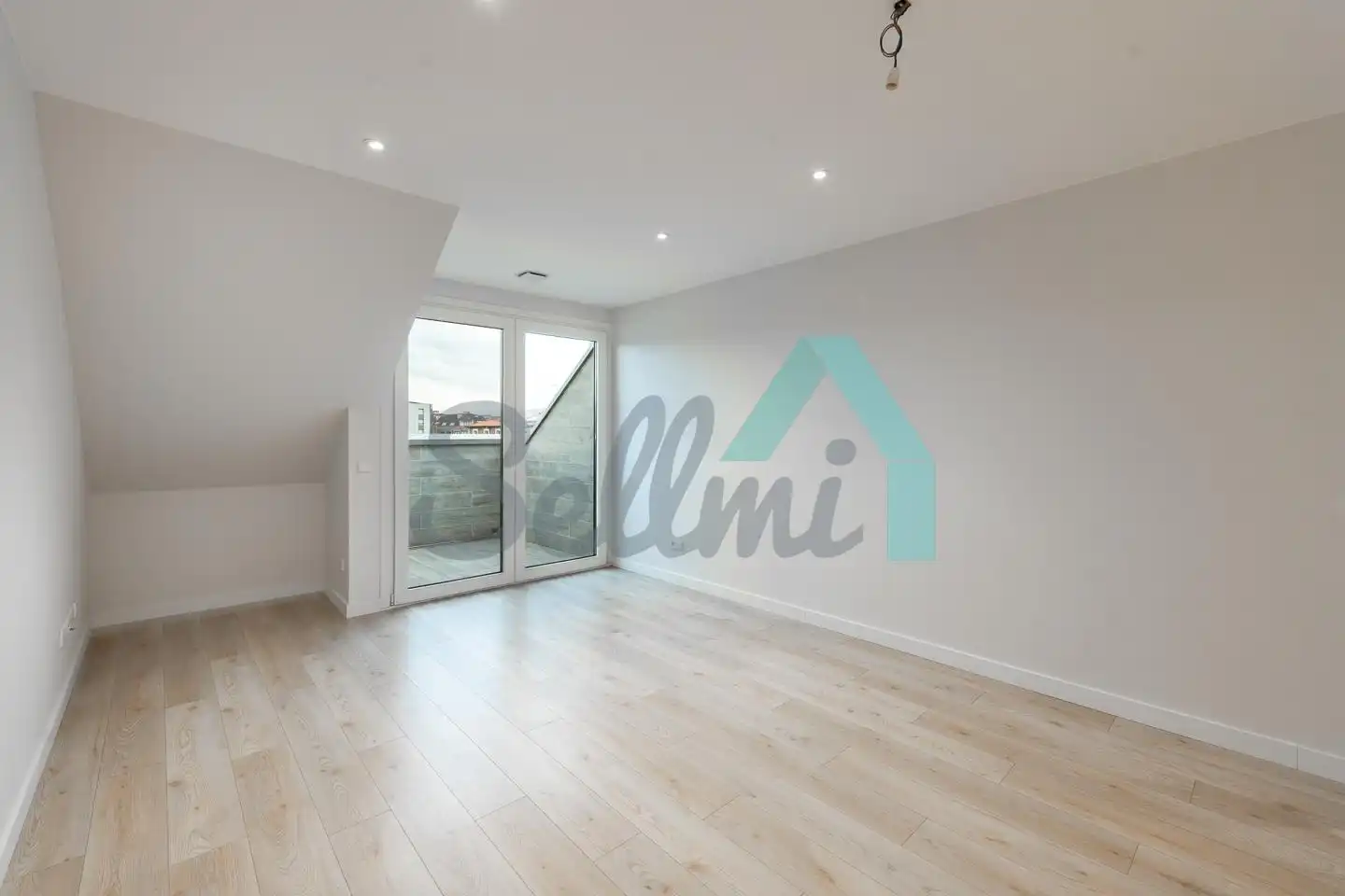 Attic for rent in Rendueles Llanos, Ceares